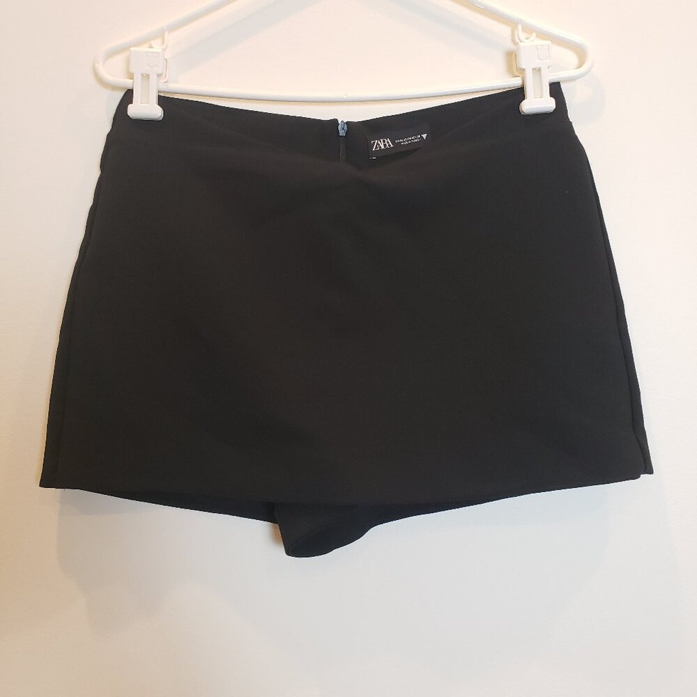 ZARA Black Skort Back Zipper Closure Ladies Size Med
